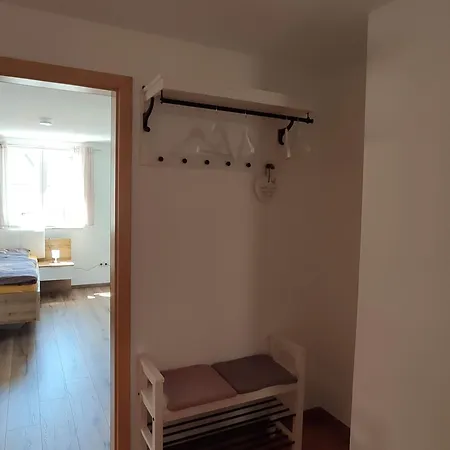 Daire Barner - Keine Monteure *